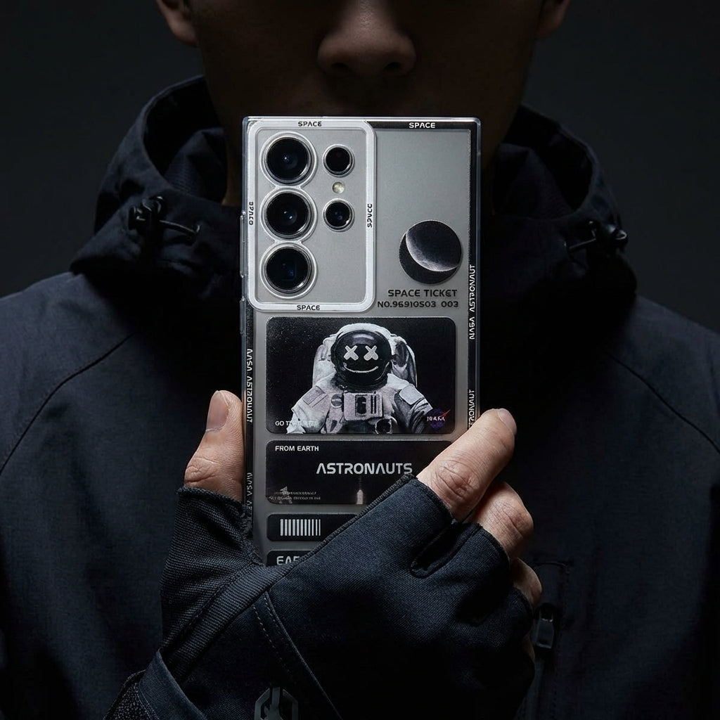 Lunar Landing White Streetwear Galaxy S26 Case – Deconstructed Astronaut Protective Cover